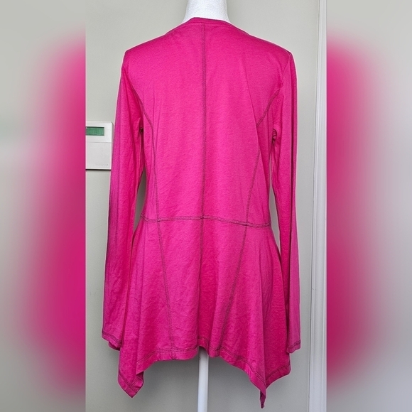 LOGO by Lori Goldstein Cotton Modal Seamed V-Neck Top w Pockets FUCHSIA - Picture 5 of 7